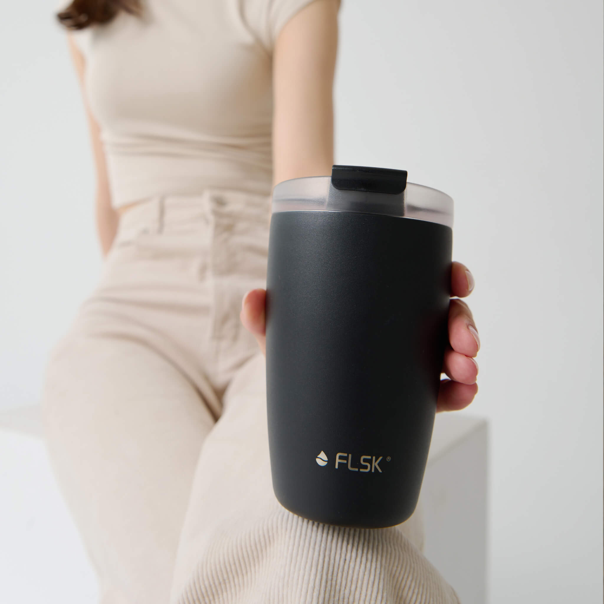 flsk-kaffeebecher-cup-coffee-to-go-350ml-black-edelstahl image 2